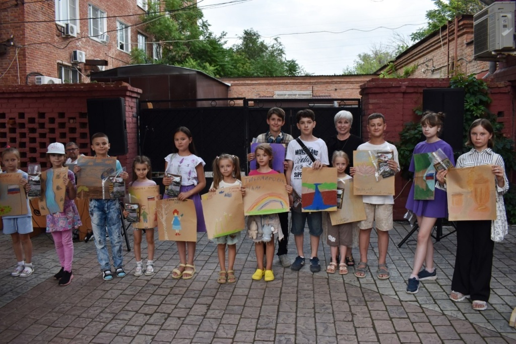 Листайте вправо, чтобы увидеть больше изображений