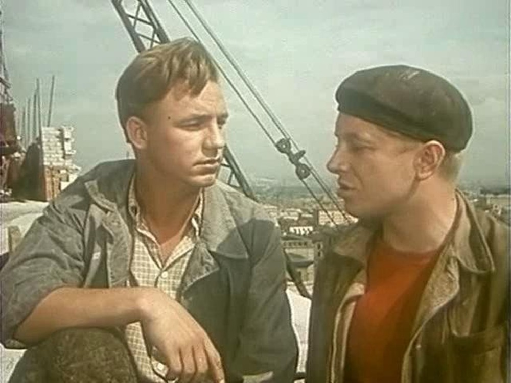 С Н. Рыбниковым в фильме "Девушка без адреса", 1957 год