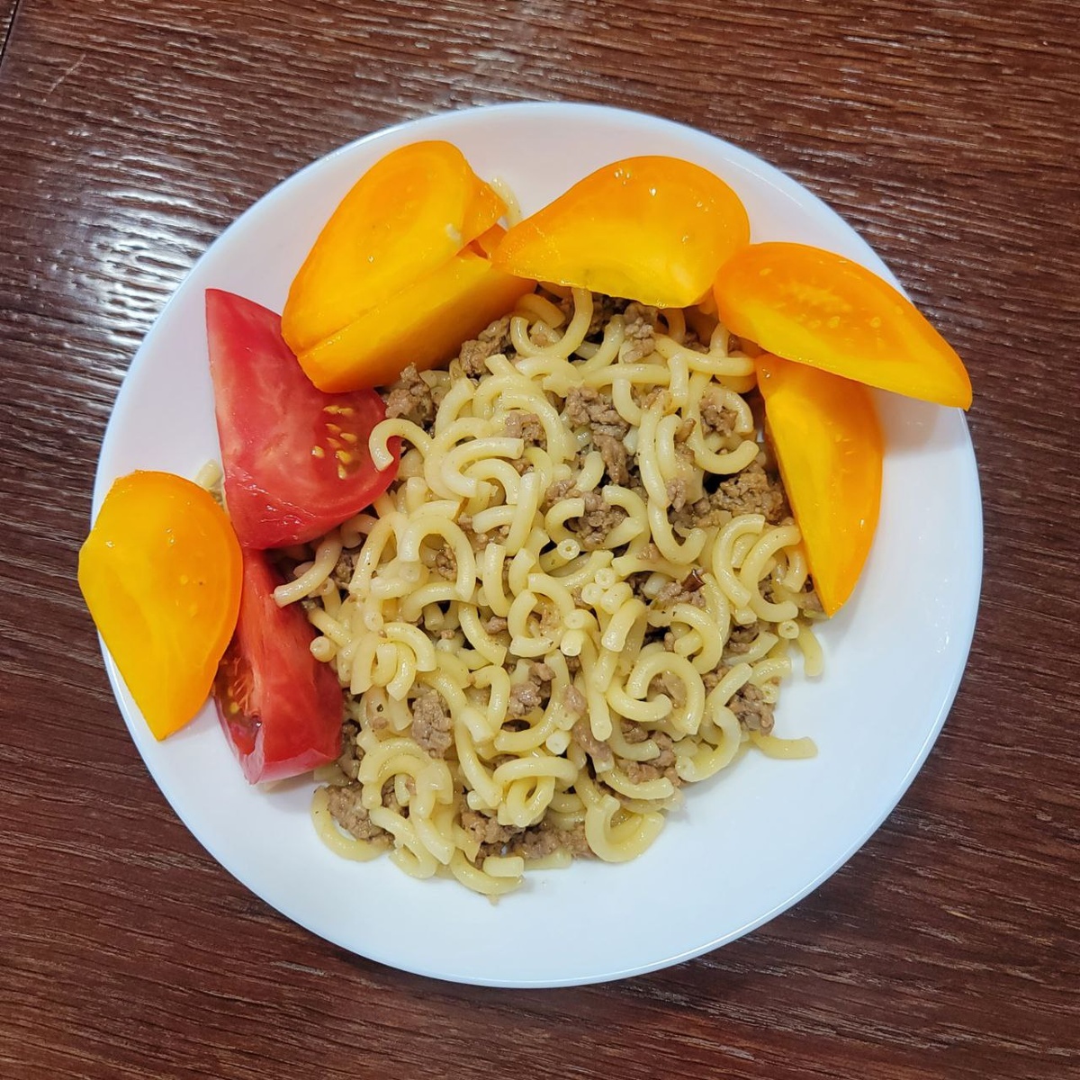 В наш сбалансированный рацион вкрались макароны по-флотски.