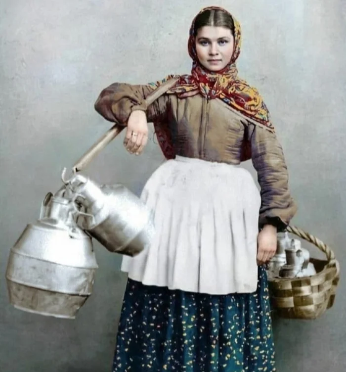 Фото: Продавщица молока (охтянка). Санкт-Петербург, 1869 год. Автор Вильям Андреевич Каррик.