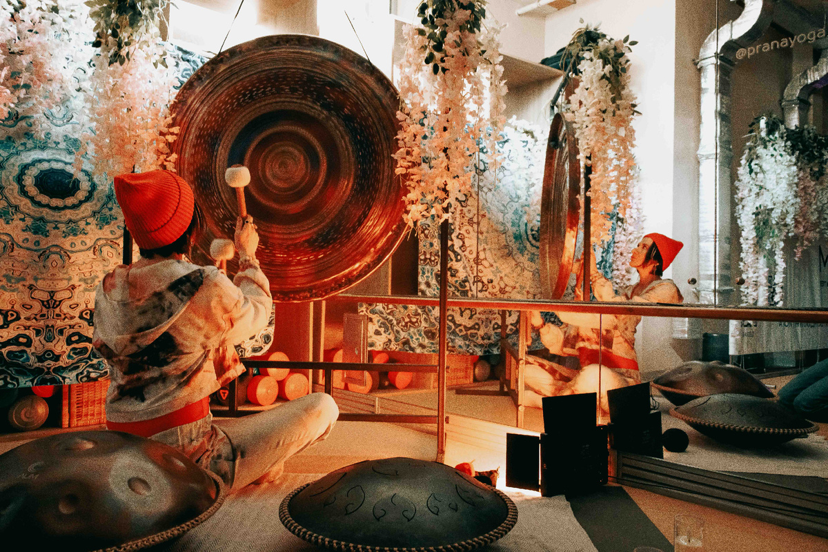 Атмосфера AUM