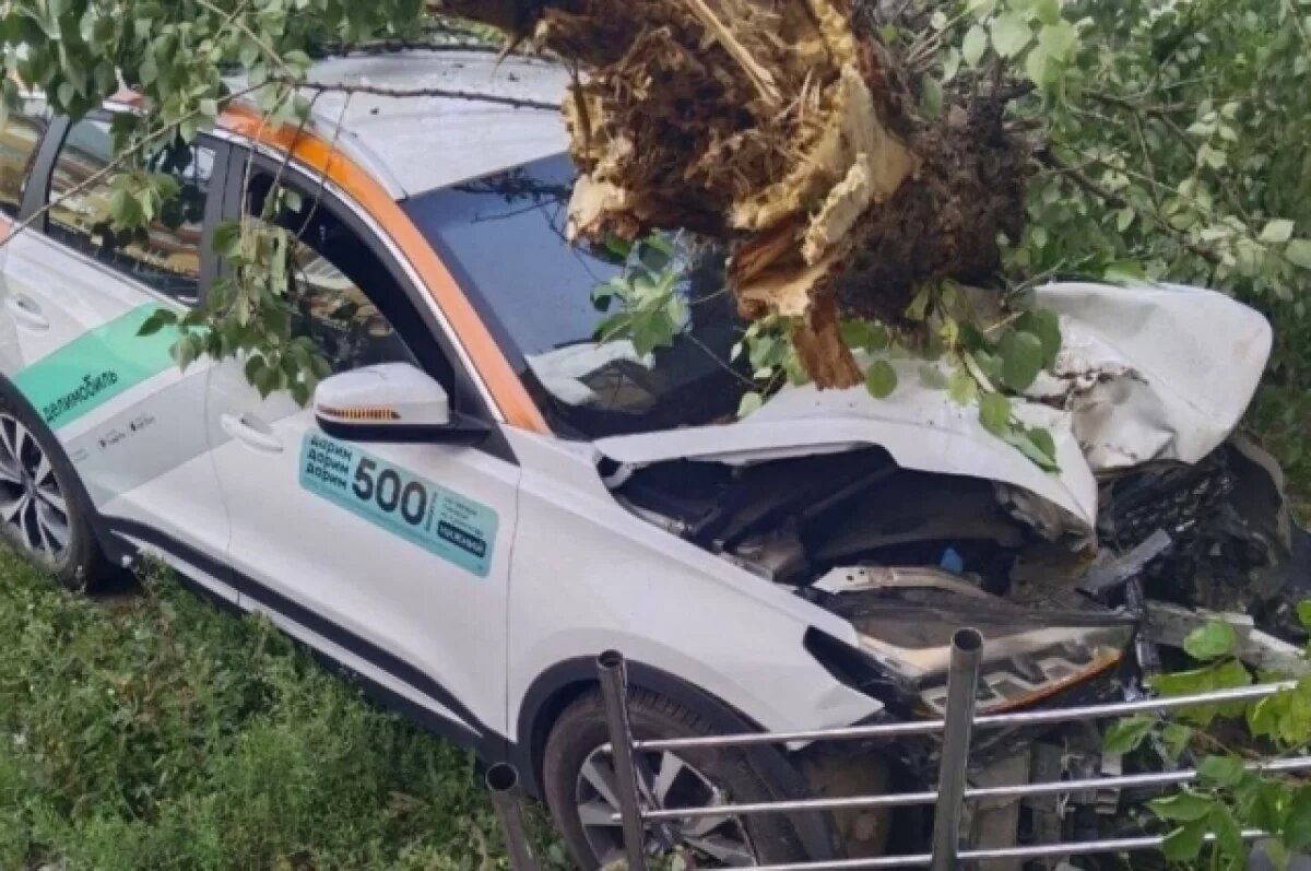    В Нижнем Новгороде пешеход погиб под колесами автомобиля прямо на тротуаре