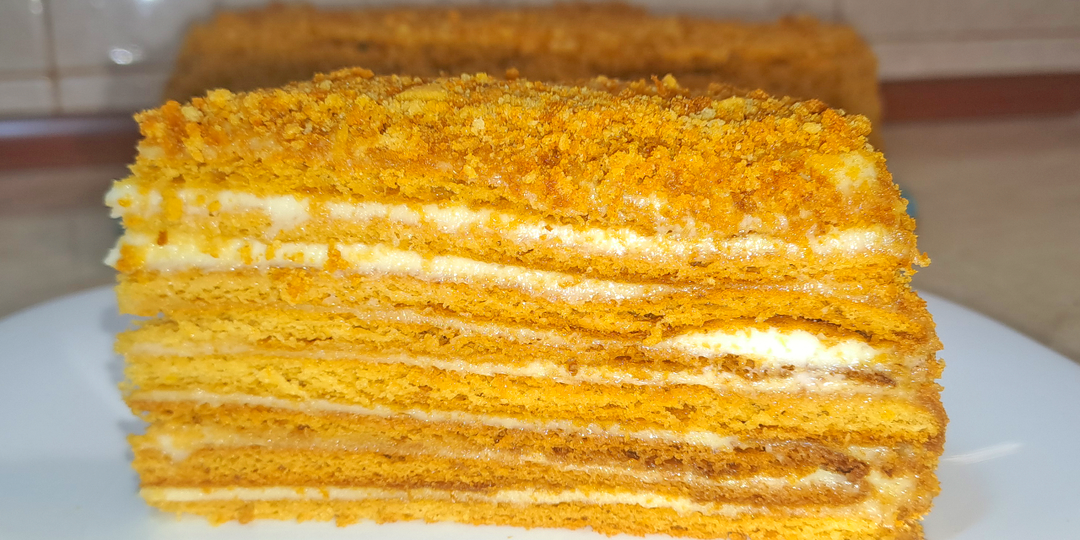 Торт МЕДОВИК классический рецепт со сметанным кремом. Как приготовить в домашних условиях