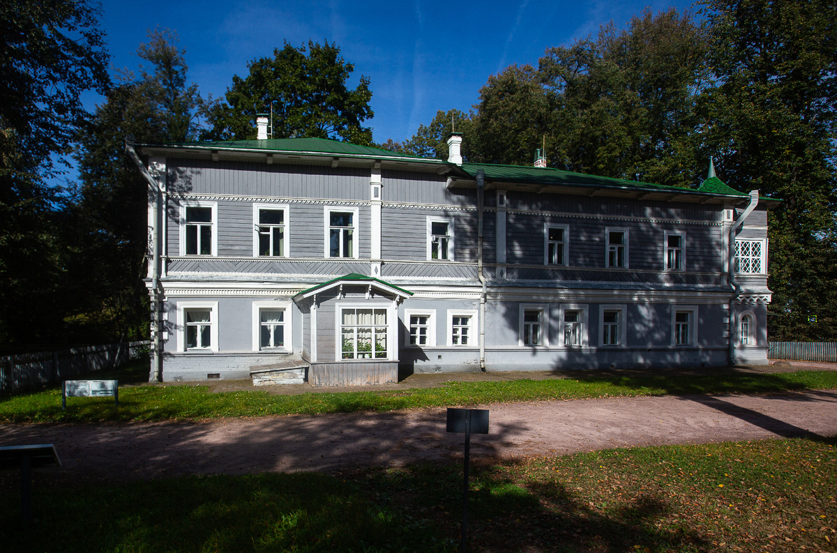 Дом-музей П.И. Чайковского. Государственный мемориальный музыкальный музей-заповедник П. И. Чайковского. Клин, Московская область. Фото автора статьи (ещё 1 фото, листайте галерею)