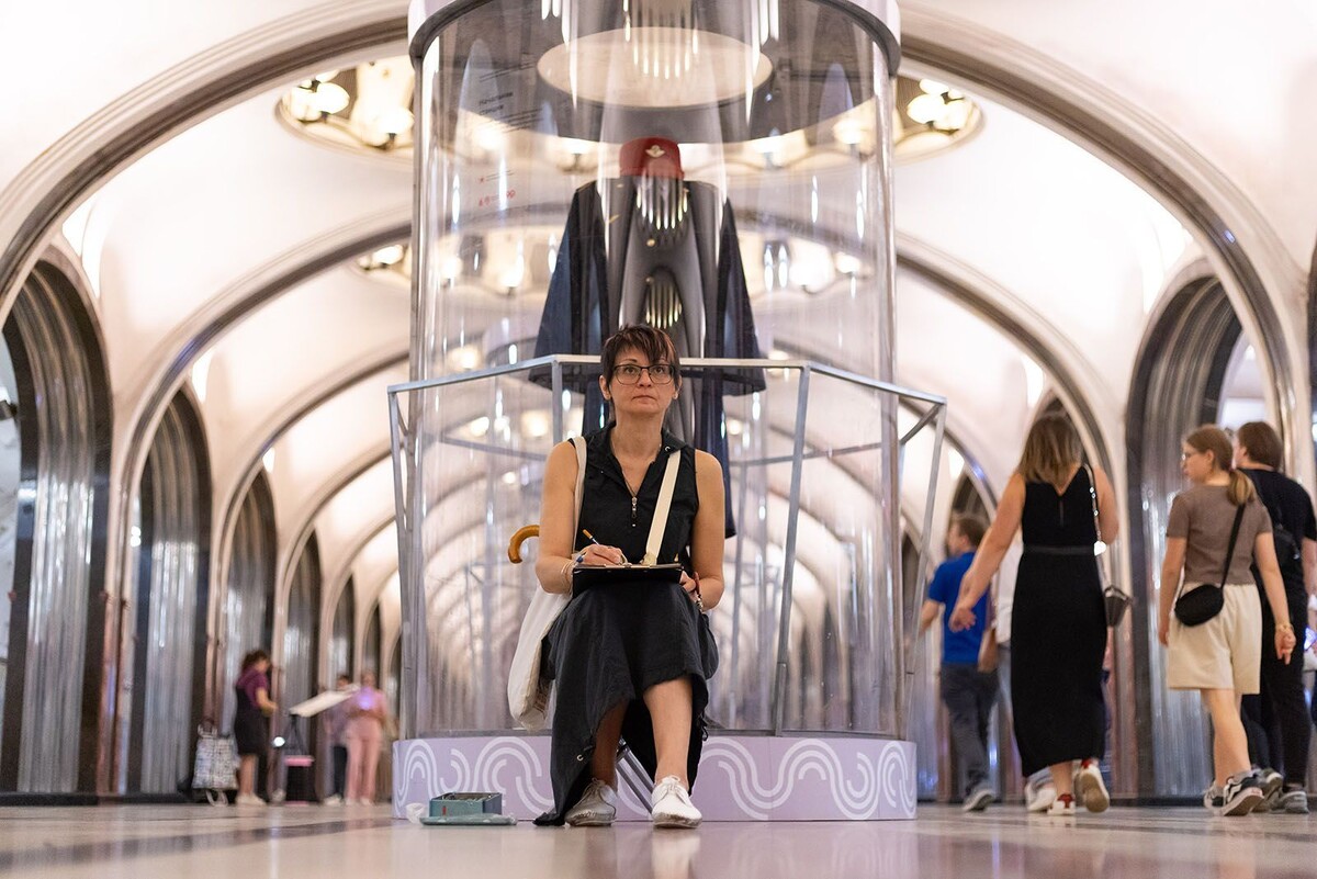    Художники «Искусство в метро» устроили арт-сессию на станции «Маяковская»