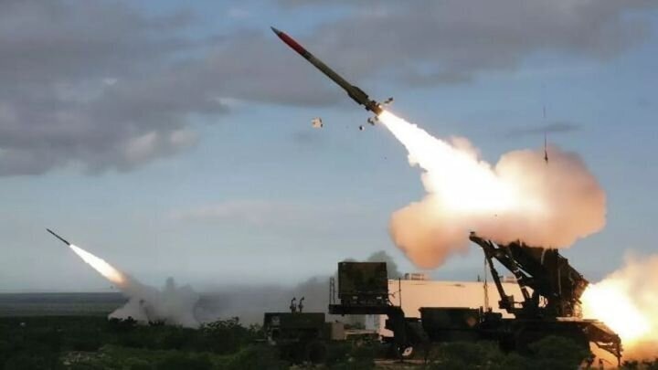 Пуск ракет ЗРС MIM-104 Patriot. Источник: militarywatchmagazine.com.