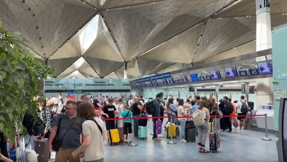    Обстановка в аэропорту Пулково на фоне массовой отмены и задержки рейсов. Автор фото: Пресс-служба Северо-Западной транспортной прокуратуры