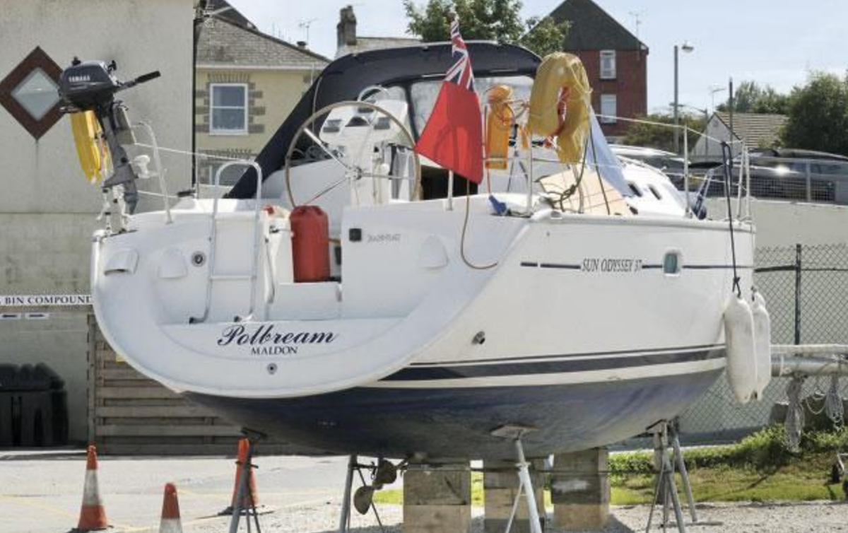 Sun Odyssey, потерявшая киль