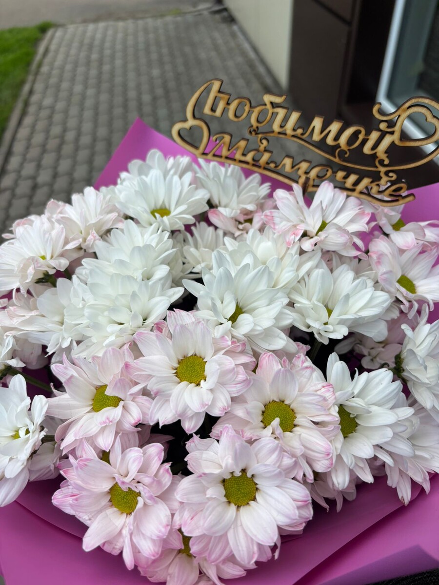 Сходили в кафе, вкусно поели и попили вкусного кофе. 