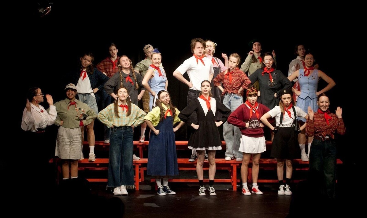 спектакль "Хулиган" мастерской Егора Дружинина в Арт-центре ИСИ