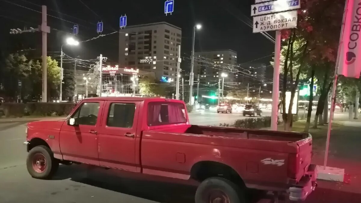    Этому авто явно больше 15 лет. Фото: "Новороссия"