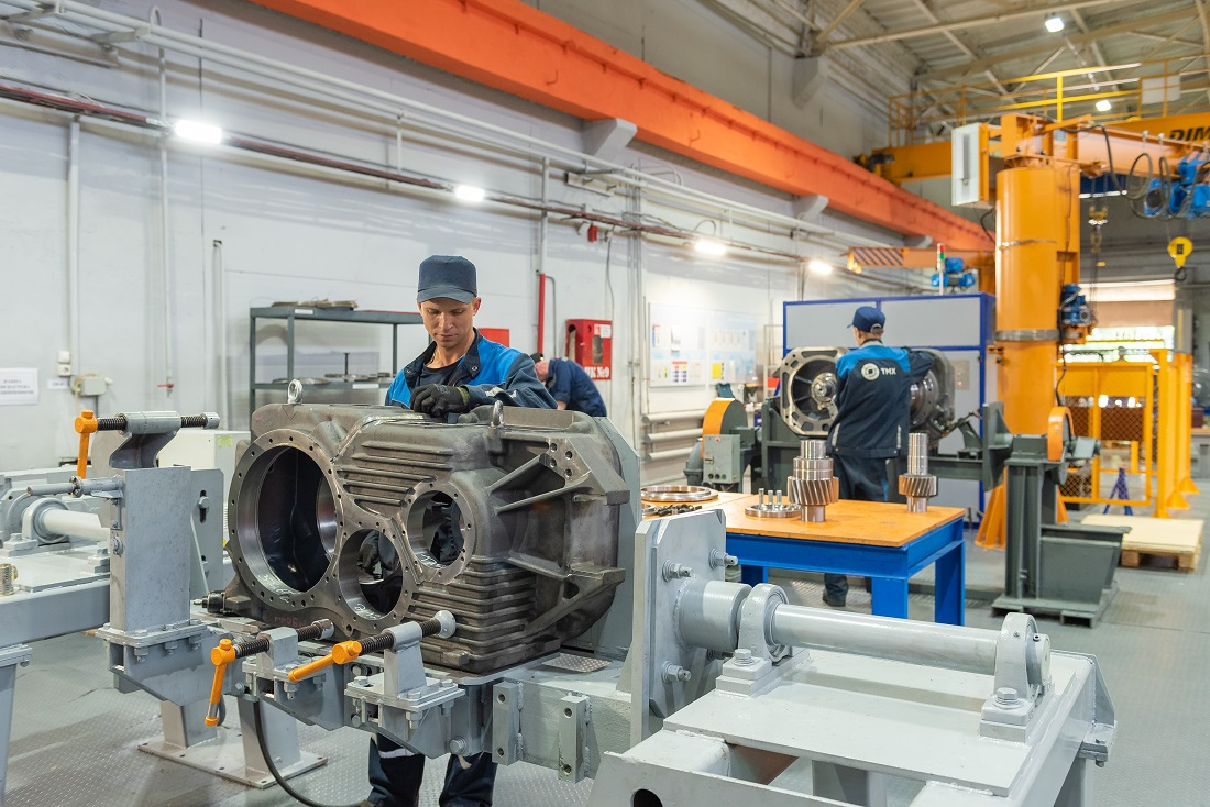 Производство моторно-редукторных блоков на ДМЗ. Источник: Вектор ТМХ