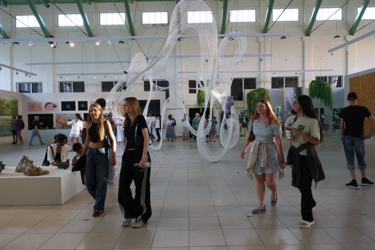    В течение шести часов были открыты все шесть площадок Международной биеннале экологического искусства