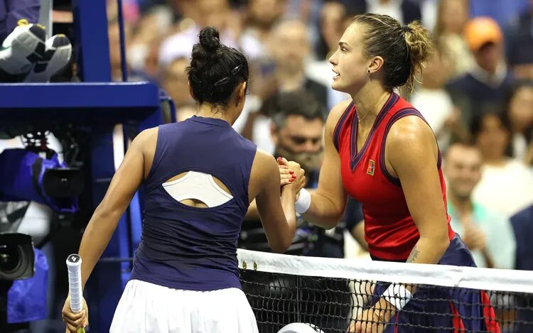    Лейла Фернандес и Арина Соболенко   
Источник фото: Getty Images