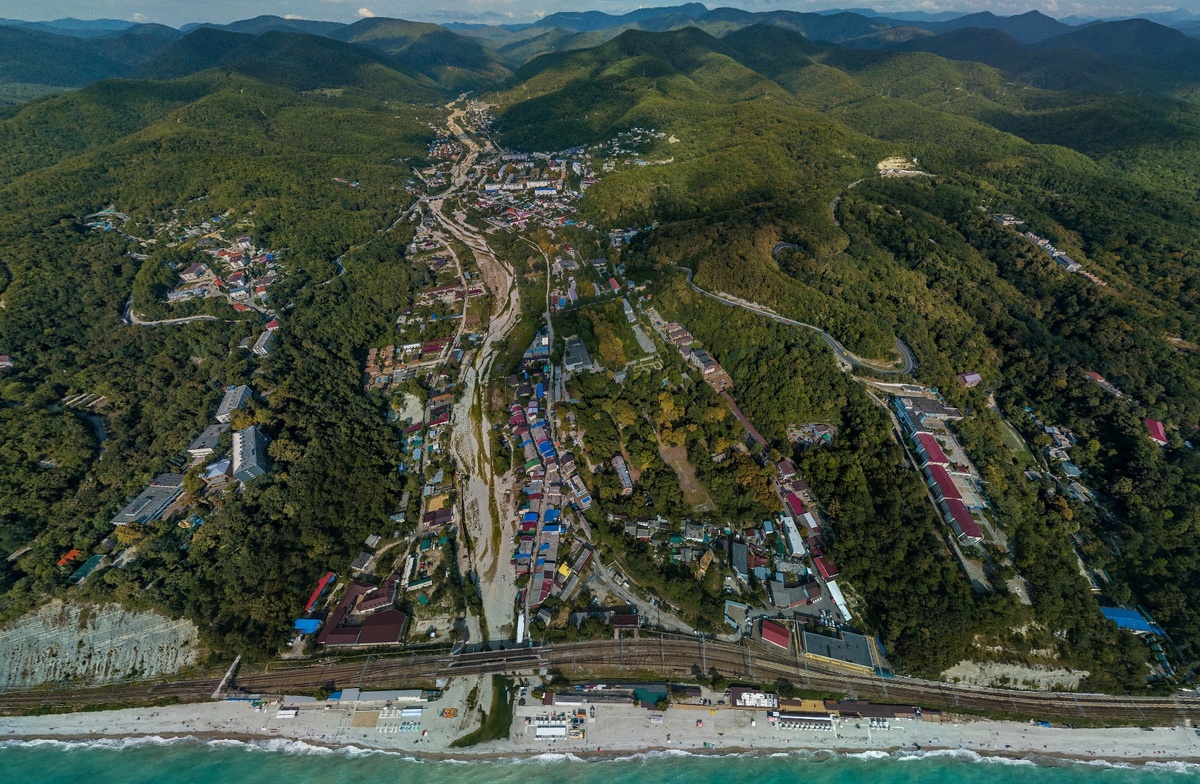 Панорама долины Шепси. Фото с сайта Google Earth. Разместил Михаил Меринов.