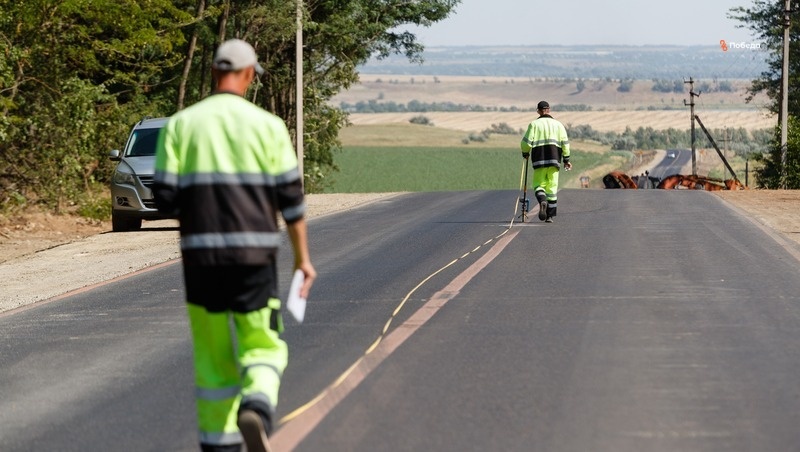    Более 13,6 км дорог отремонтируют в Новоалександровском округе Фото: Дмитрий Ахмадуллин / / ИА «Победа26»