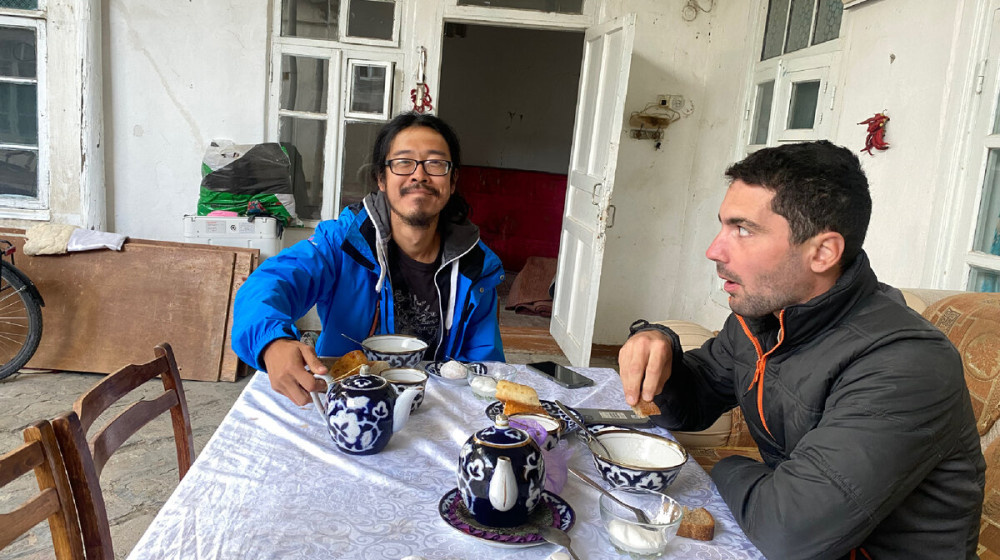    Когда просьба «Можно я посижу рядом» превращается в приключение