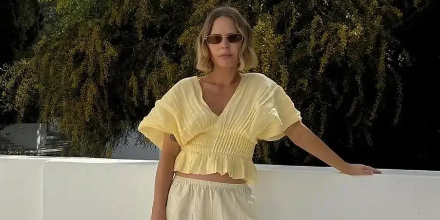    Светлые брюки – база, без которой не обойтись этим летом.соцсети @essie_bush