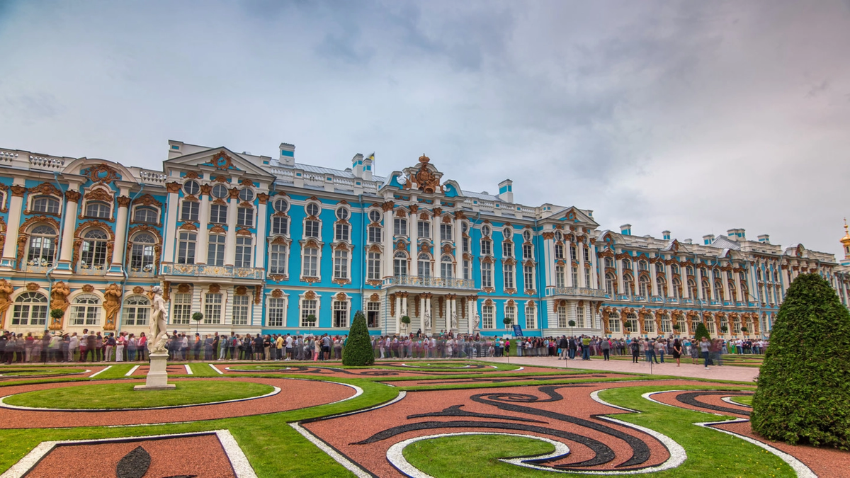 Большой Екатерининский дворец, Пушкин, Санкт-Петербург. Источник фото: www.shutterstock.com