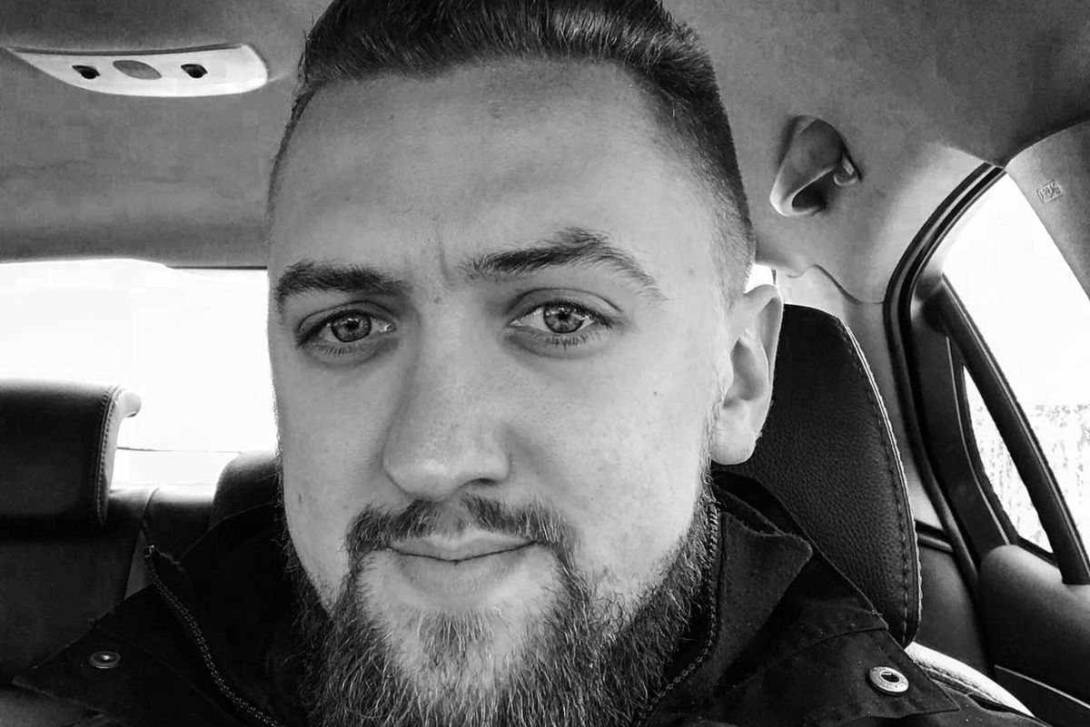     Погибли в автокатастрофе бывший участник группы The Hatters Вадим Рулёв и его 33-летняя жена