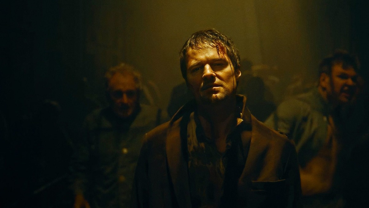 Кадр из сериала «Карамора»