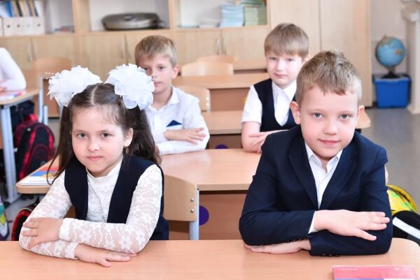 Школьная форма должна соответствовать деловому стилю. Фото © Shutterstock / FOTODOM / sydarikova_foto