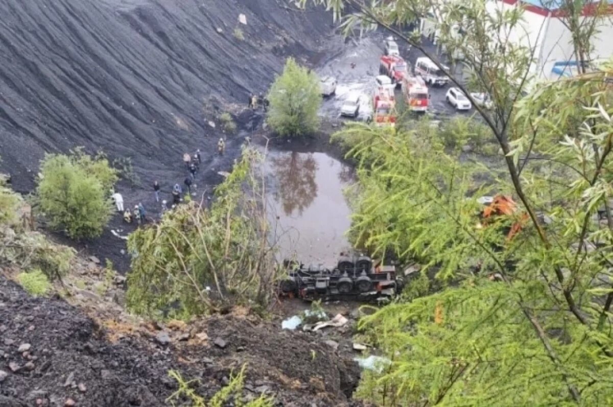    В Якутии при падении вахтового автобуса с обрыва погибли шахтёры