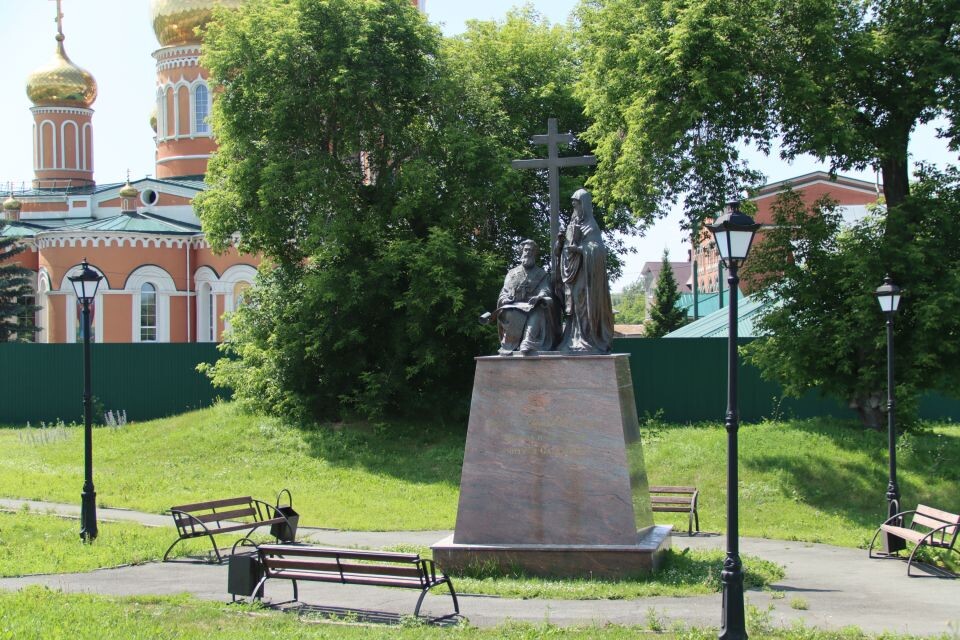    Сквер на площади Баварина. Июль 2025 года. Источник: Виталий Барабаш