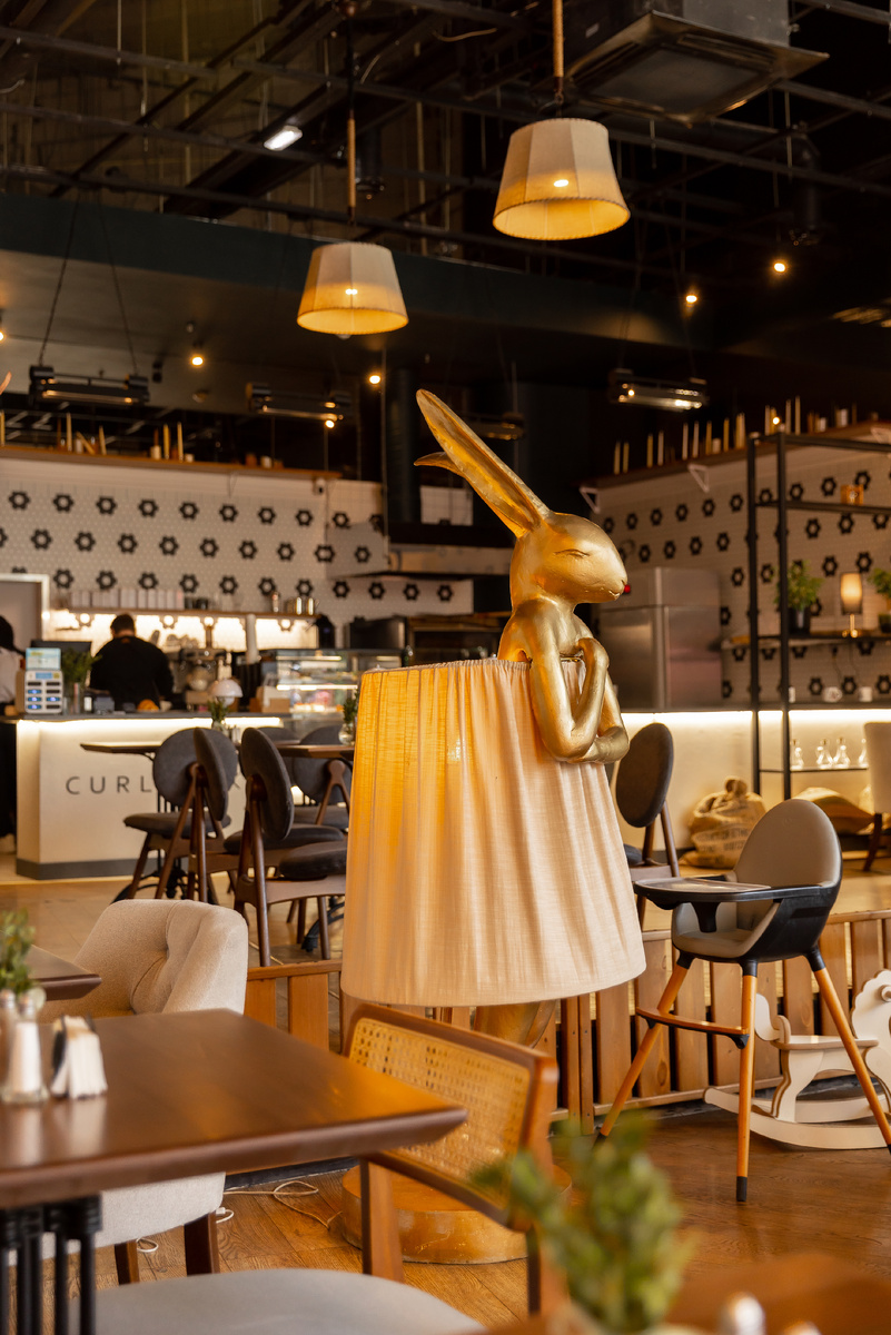 Каждый уголок KOOK пропитан теплотой и вниманием к деталям.