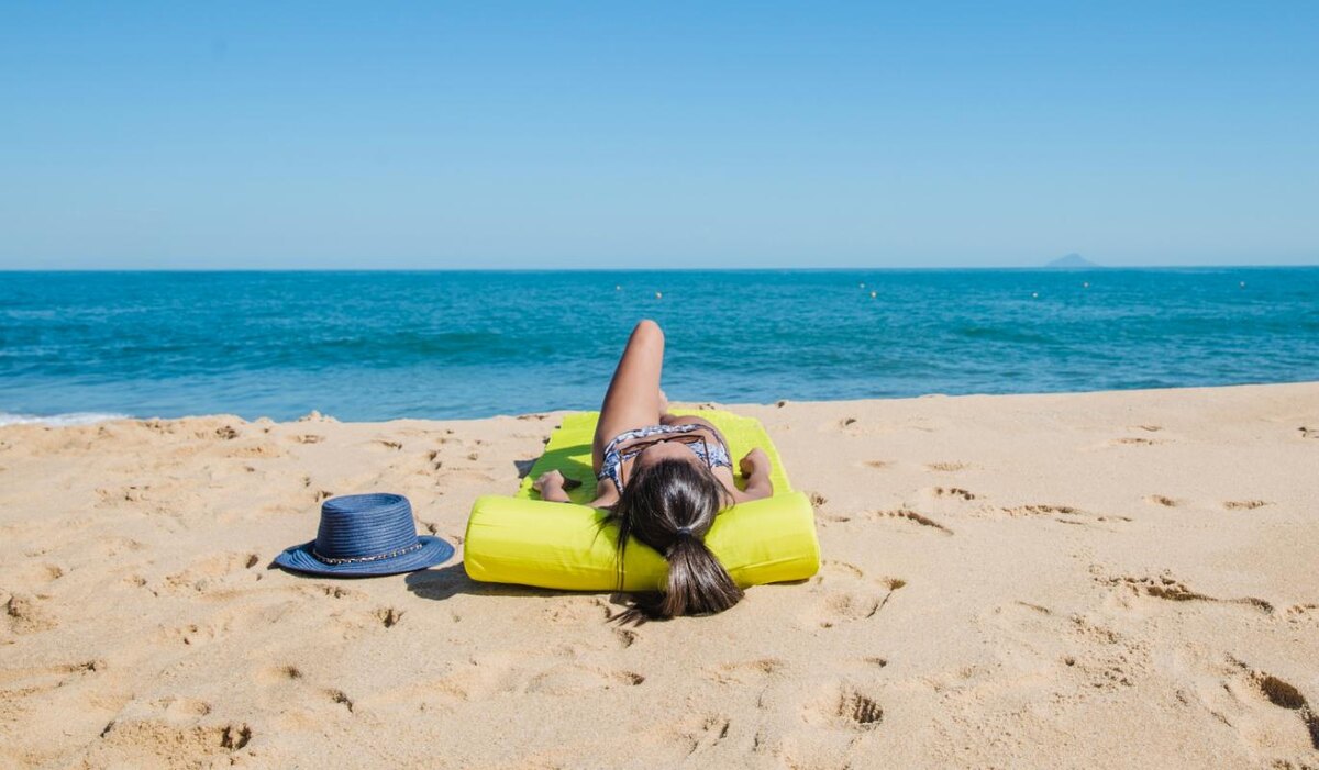     Чем опасен пляжный отдых: скрытые угрозы для здоровья