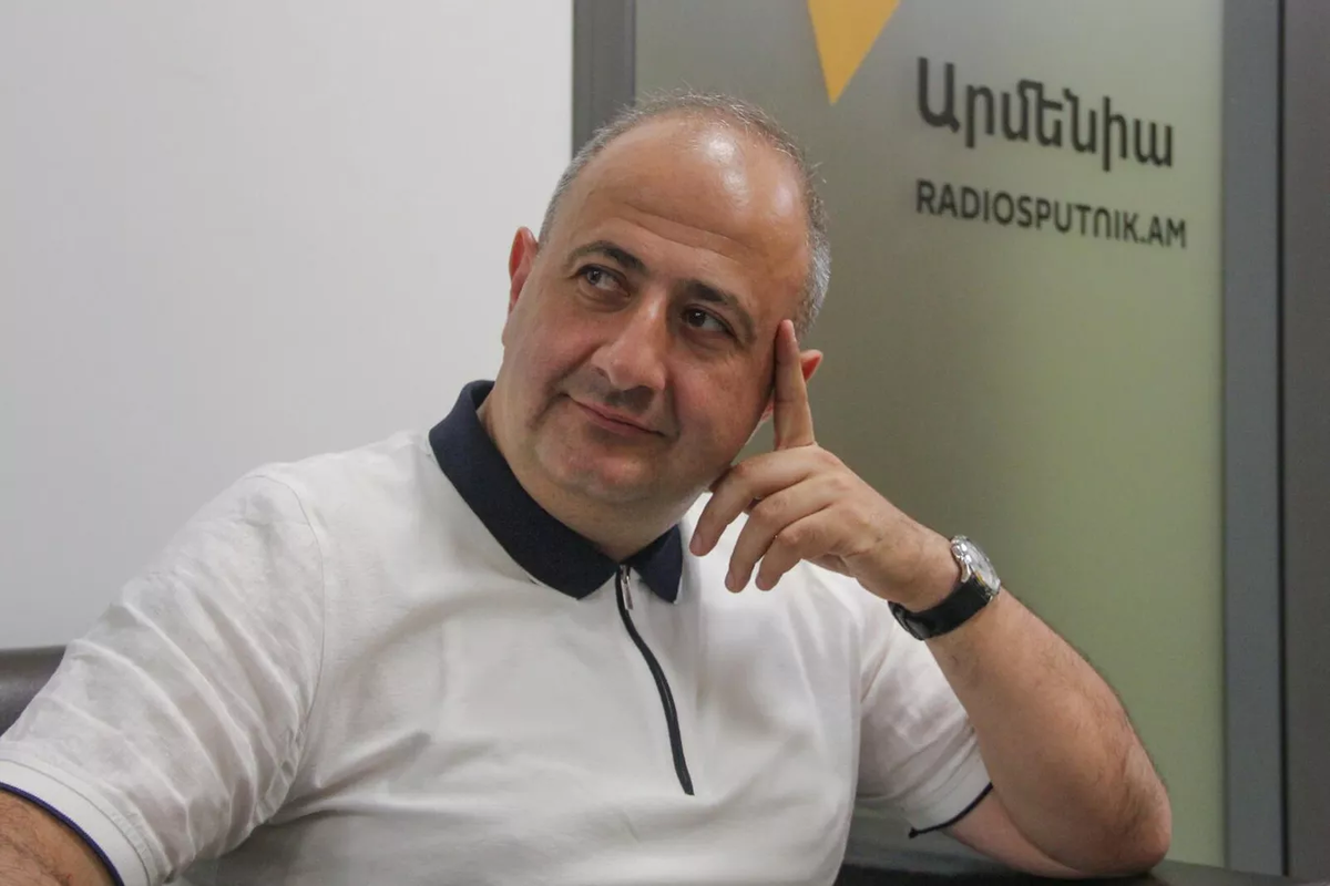 Тюрколог Рубен Мелконян в гостях радио Sputnik
© Sputnik / Zara Mika