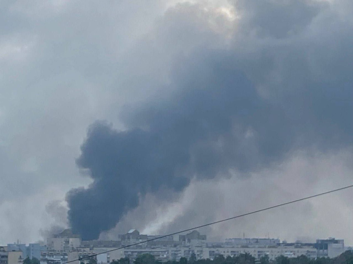    Минувшей ночью в Киеве и других регионах Украины снова гремели взрывы