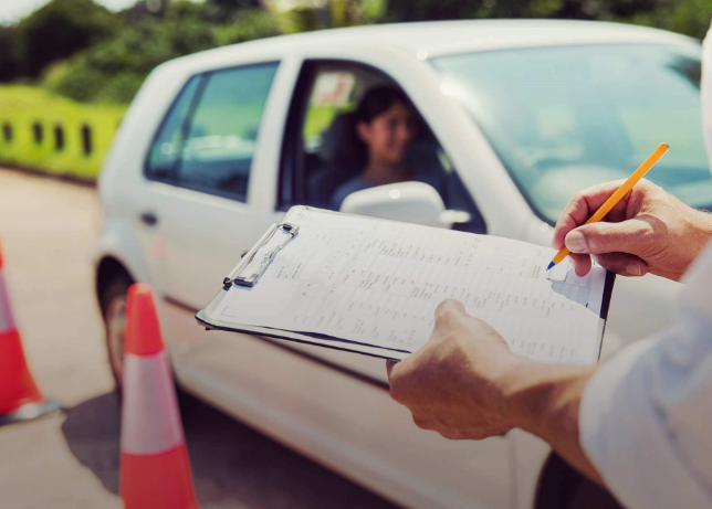 Обучаться на водителя не сложно, но нужно быть готовым к большим нагрузкам
