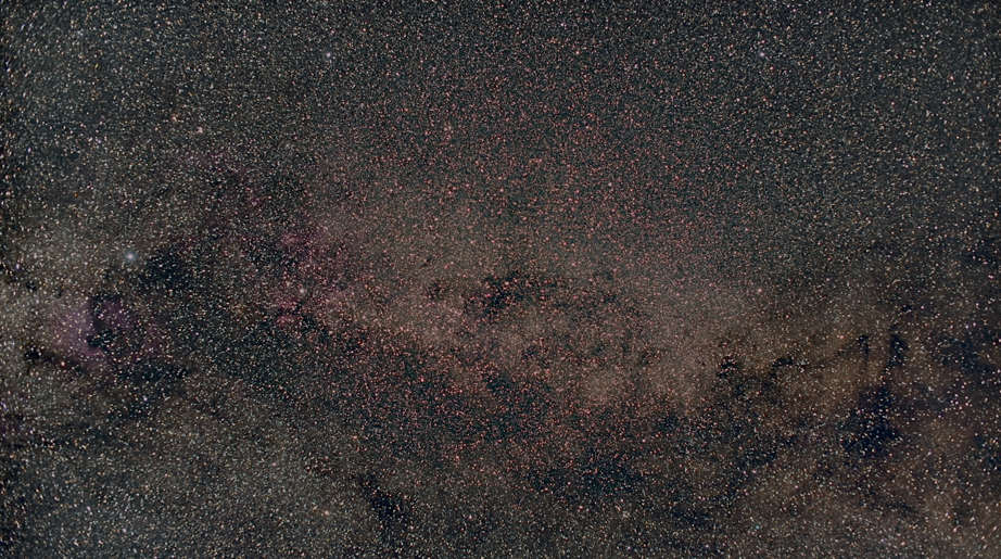 27x30 сек, ISO 4000 f1,4 F 35 мм