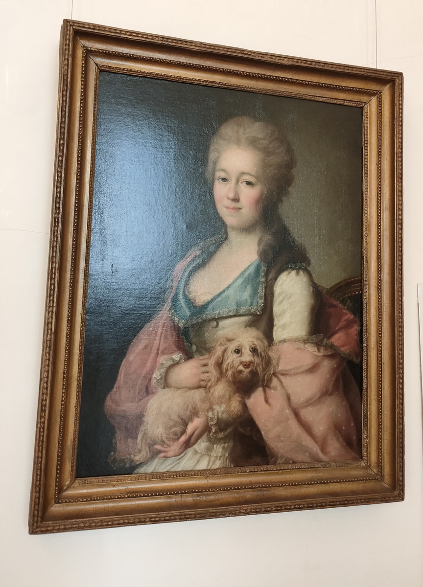 Миропольский Л.С. Портрет Д.Ф. Астафьевой с собачкой. Не позднее 1786 г. Источник: Архив автора