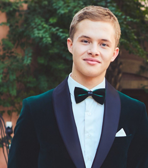 Леон Кемстач