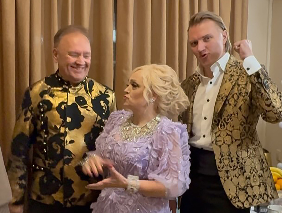 Надежда Кадышева с мужем и сыном.