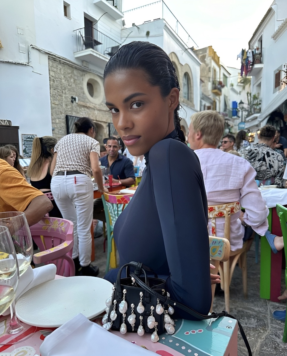 Тина Кунаки