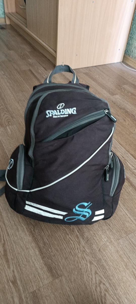 Большой рюкзак,сверху будет ещё скатка с запасным рюкзаком!.