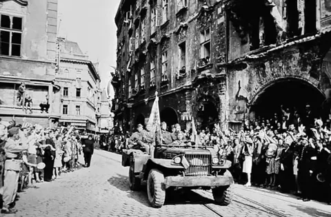 Освобождение Европы от нацизма  Из картинок Яндекса