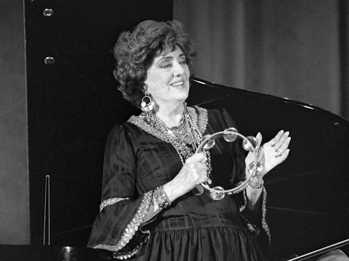 Алла Баянова