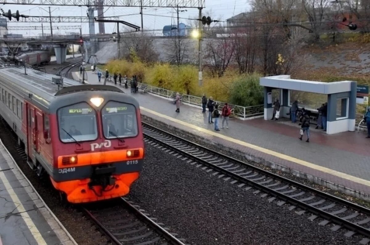    Число задержанных из-за ЧП поездов в Ростовской области выросло до 50