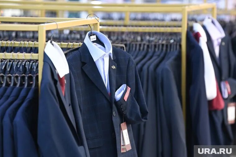 Школьная выставка откроется 1 августа. Фото: Владимир Жабриков © URA.RU