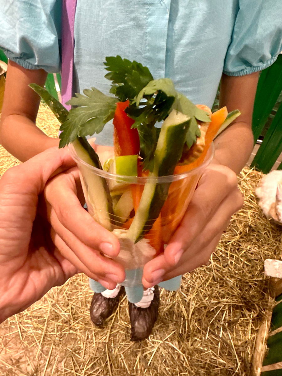 Угощения для животных. Фото автора 