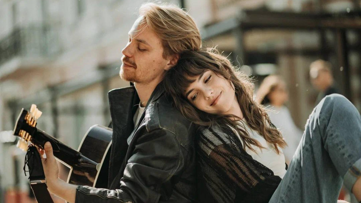    Кадр из фильма «Плагиатор». Стася Милославская и Роман Евдокимов.