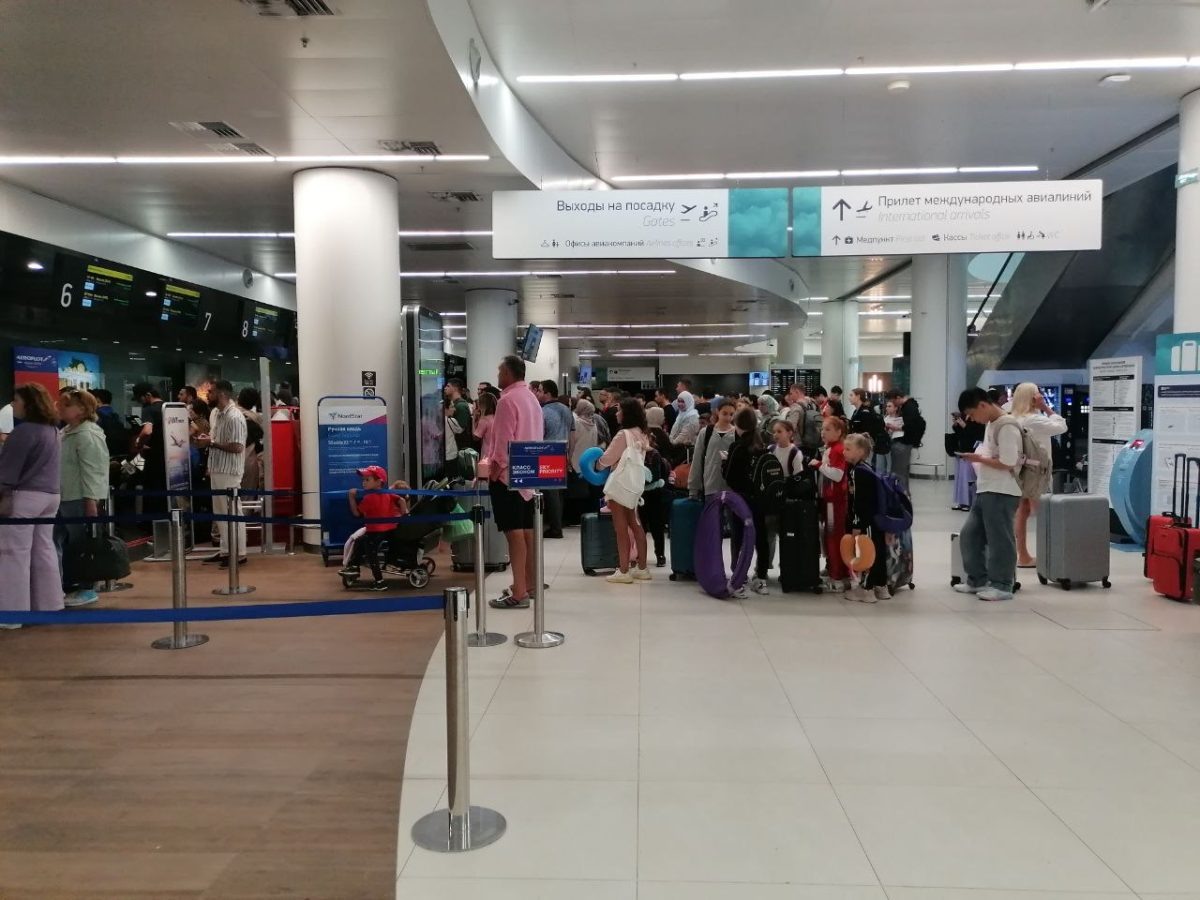    Рейсы были задержаны из-за временных ограничений, которые ввели ввиду угроз атаки БПЛА