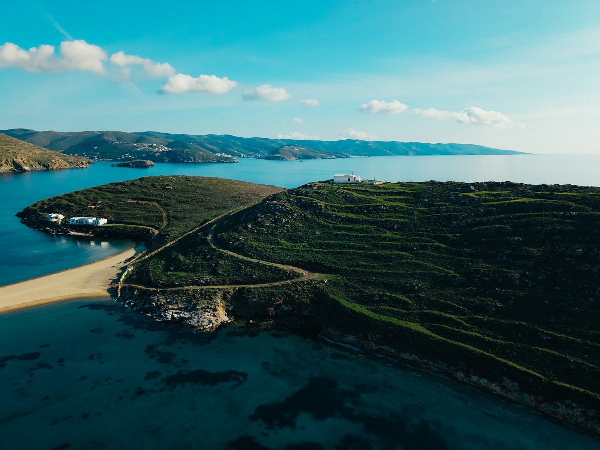 Фото с бесплатного фотостока https://unsplash.com, автор Yannis Papanastasopoulos