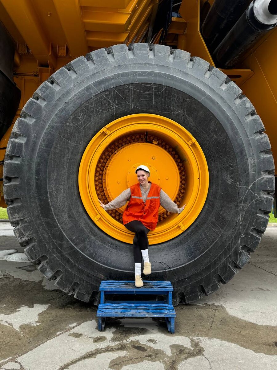 Колесо «450-тонника» высотой 4 метра! 