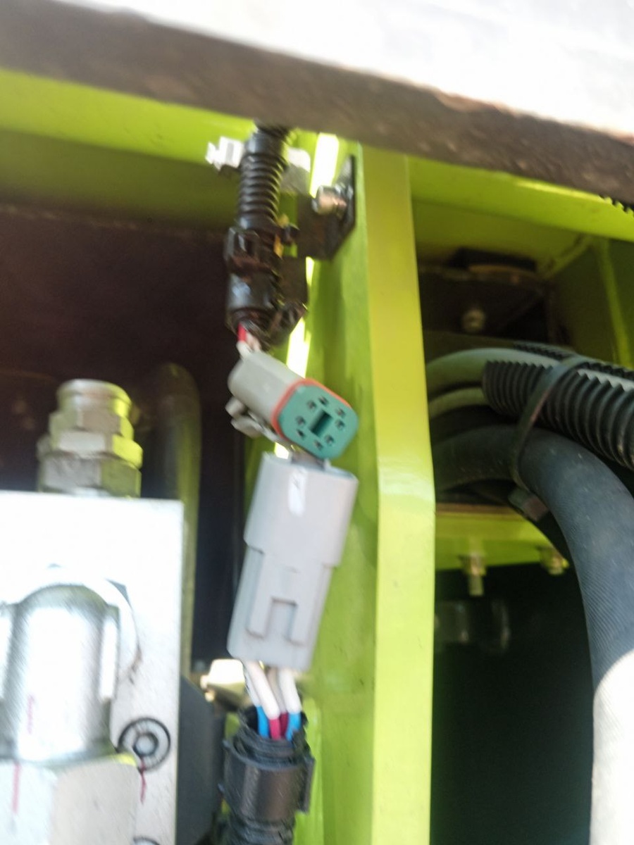 Разъем концевого выключателя стрелы