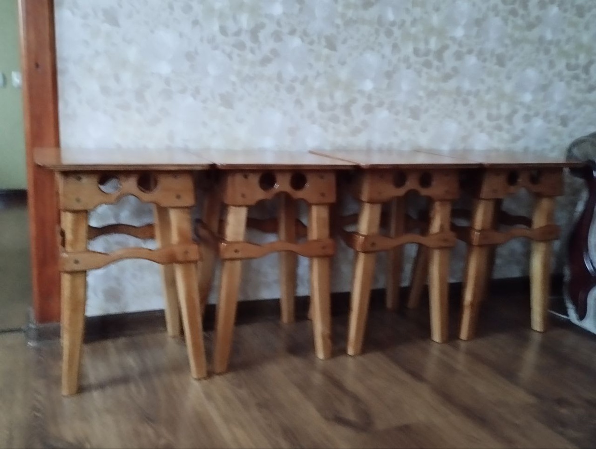 Набор ажурных табуретов 